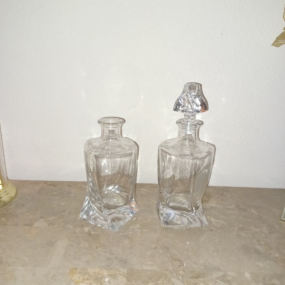 TWISTED CRYSTAL WHISKEY DECANTER LIQUOR BOTTLE - Picture 4 of 4